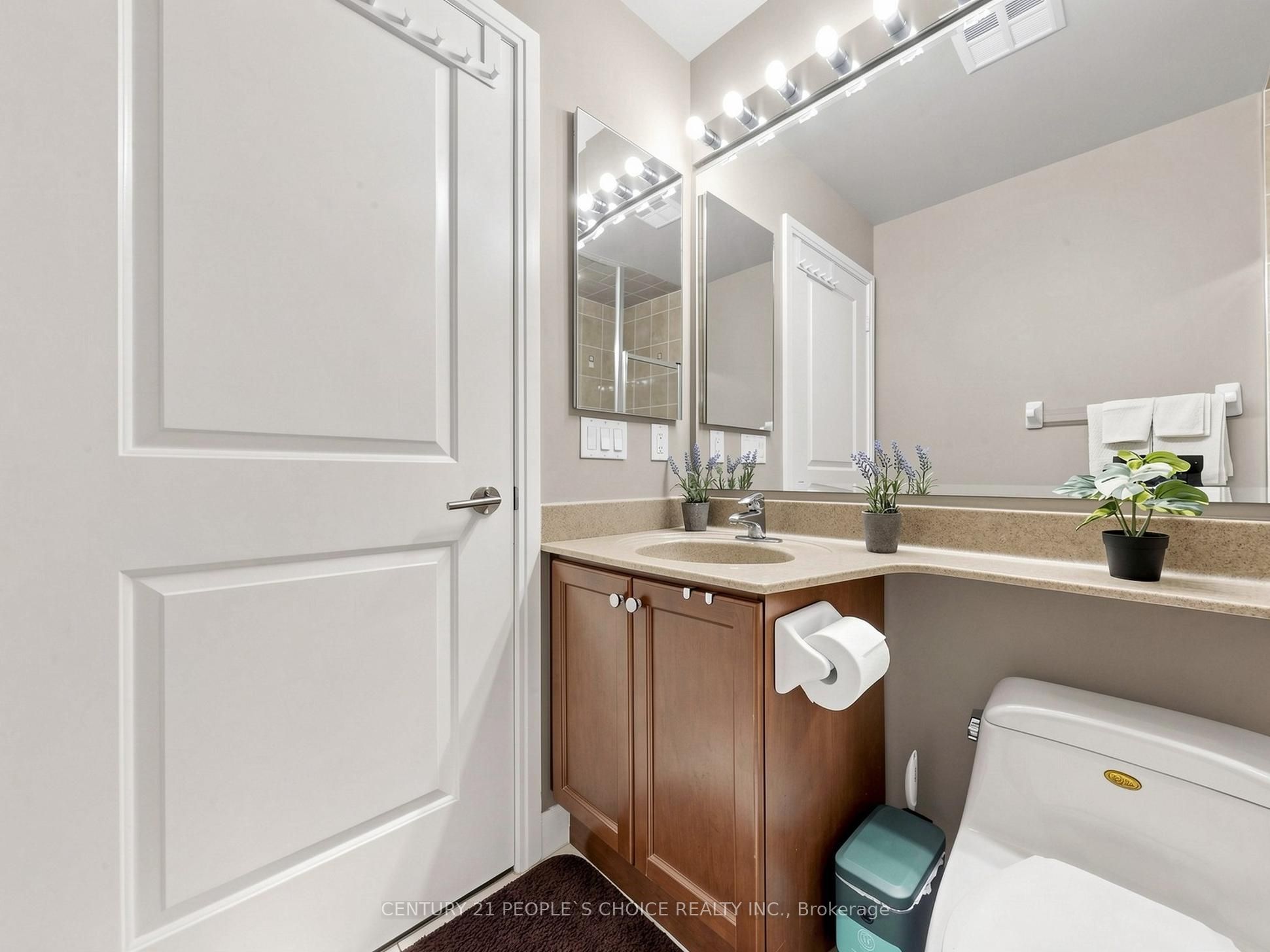 70 Absolute Avenue 1406 Property Photo 26
