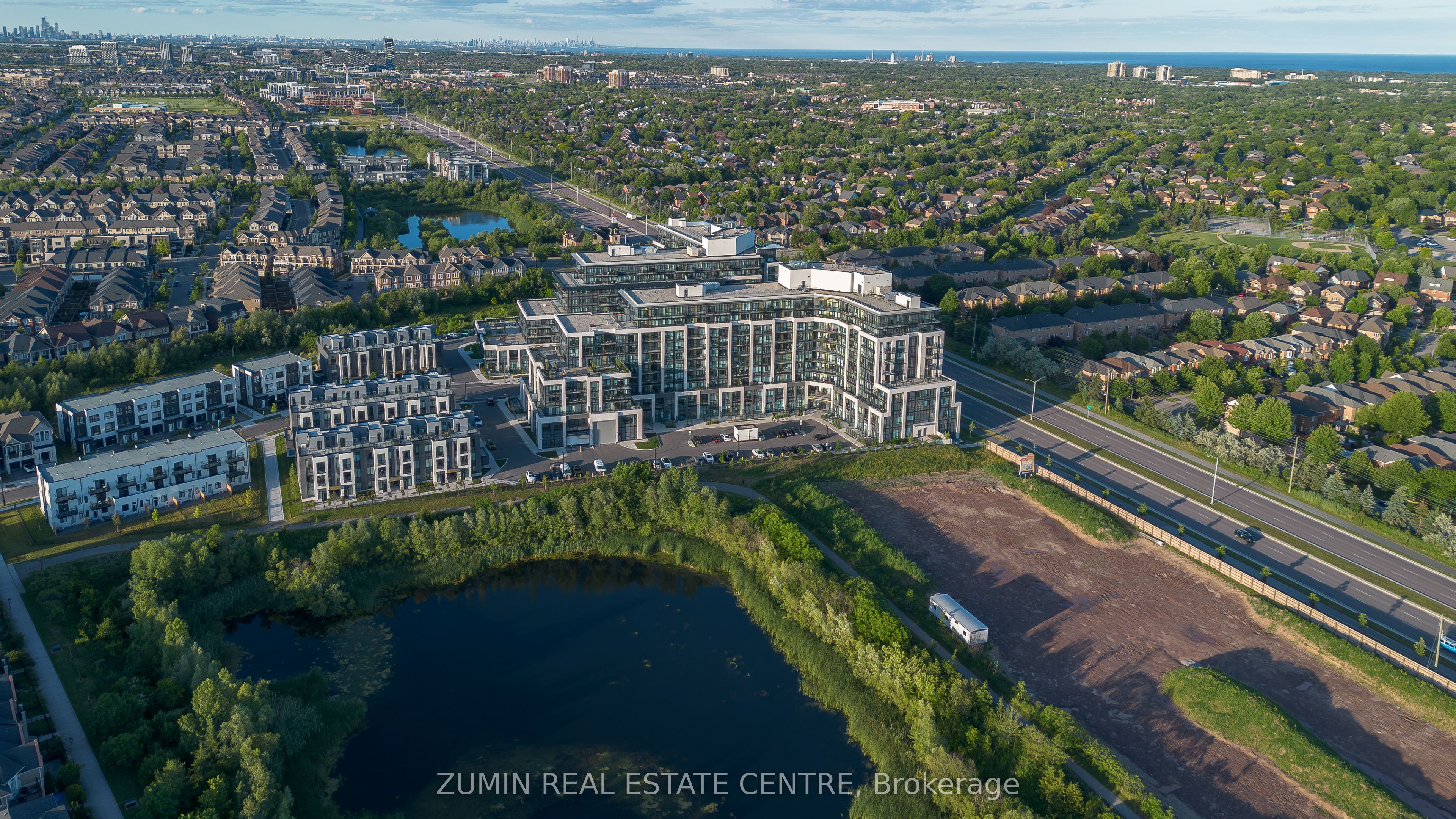 405 Dundas Street W 526 Property Photo 1