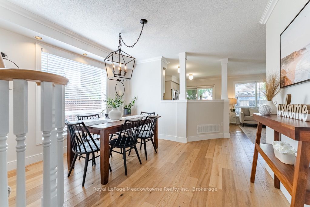 407 Baverstock Crescent Property Photo 3