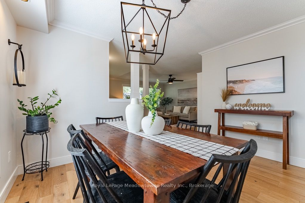 407 Baverstock Crescent Property Photo 6