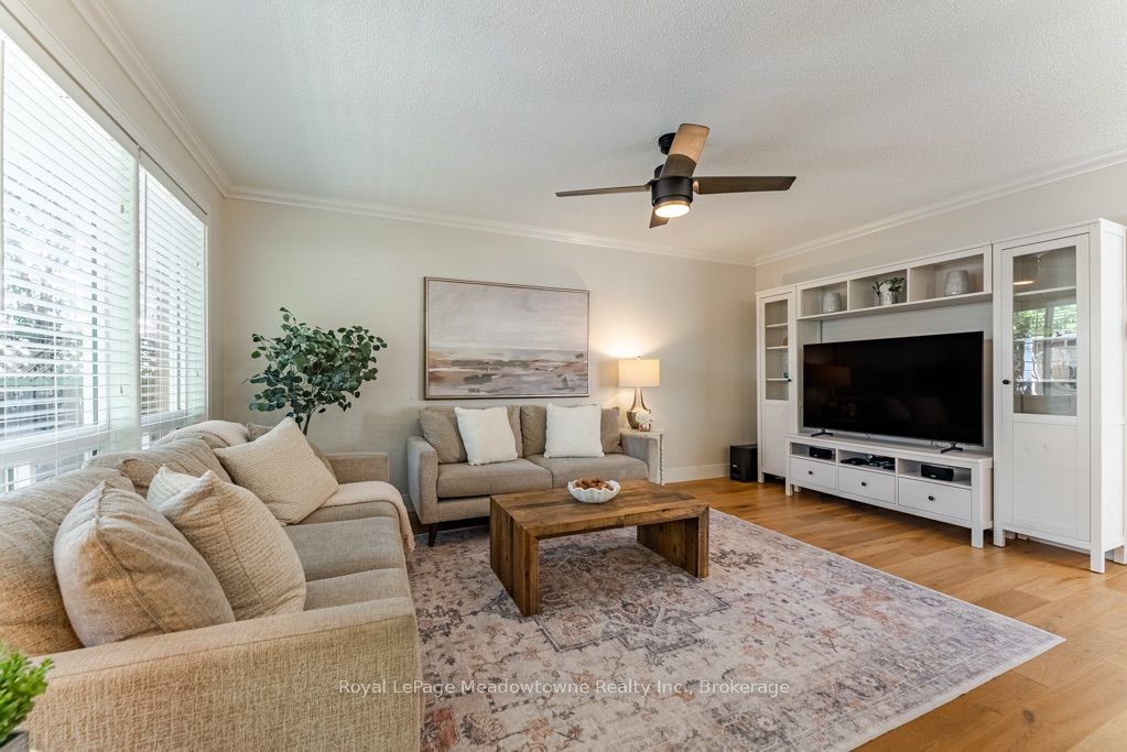 407 Baverstock Crescent Property Photo 11
