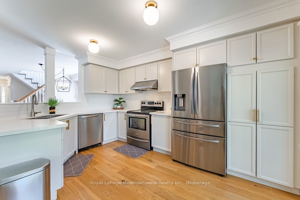 407 Baverstock Crescent Property Photo 14