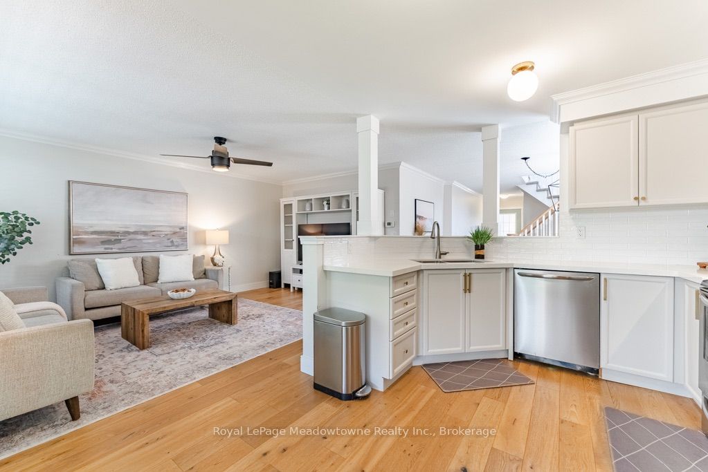 407 Baverstock Crescent Property Photo 16
