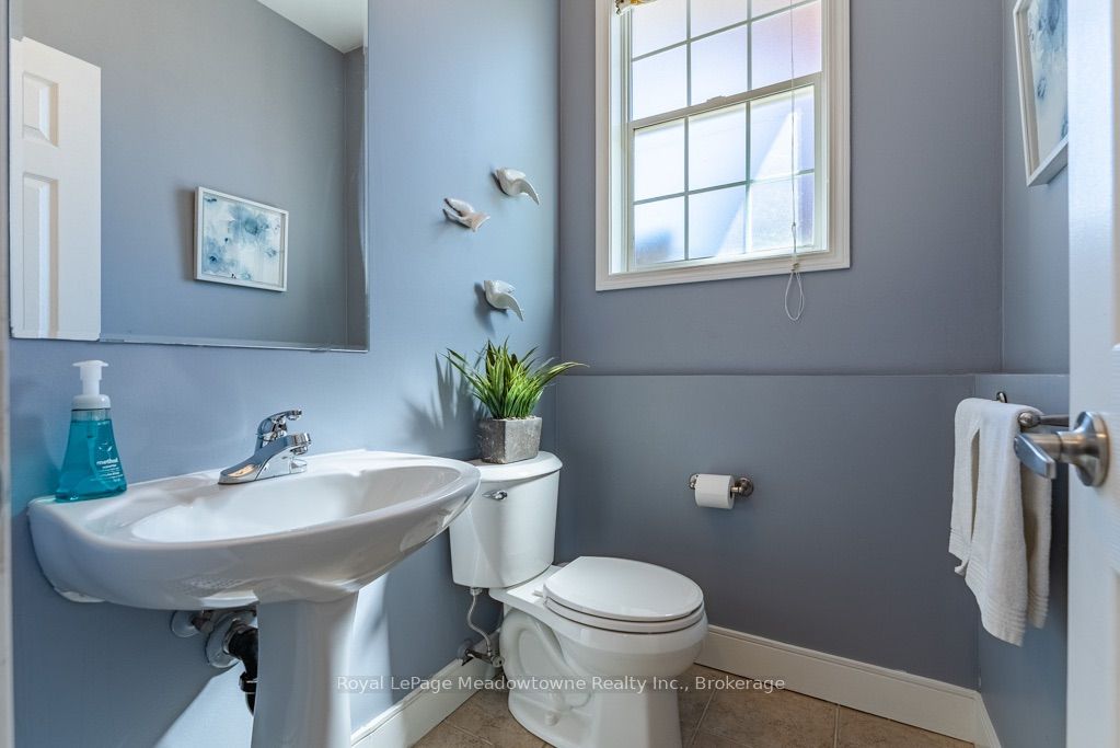 407 Baverstock Crescent Property Photo 20