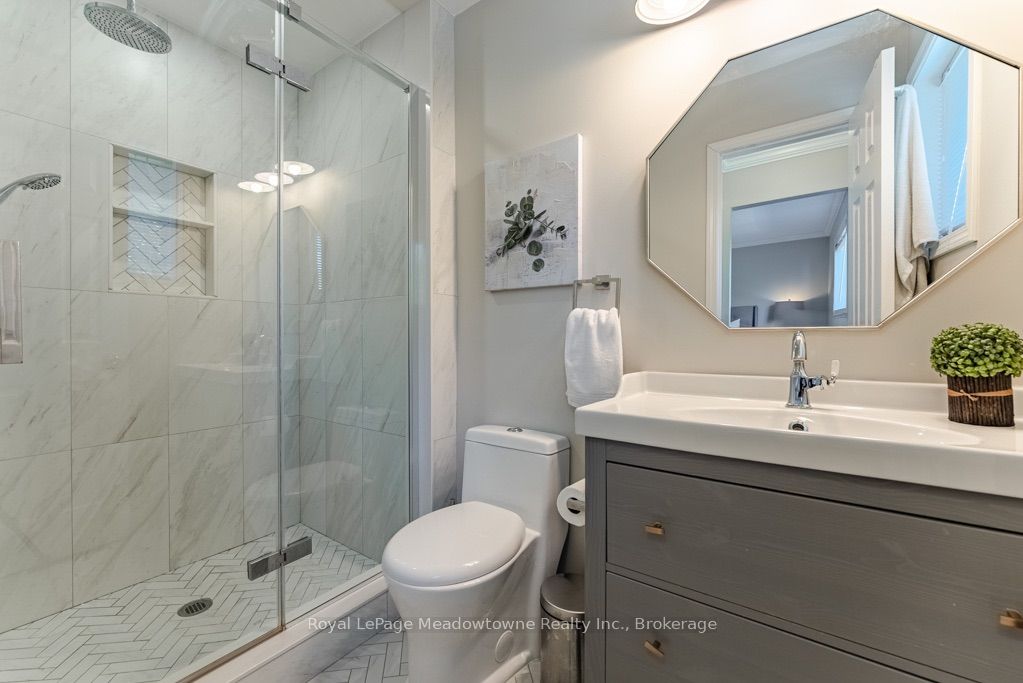 407 Baverstock Crescent Property Photo 24