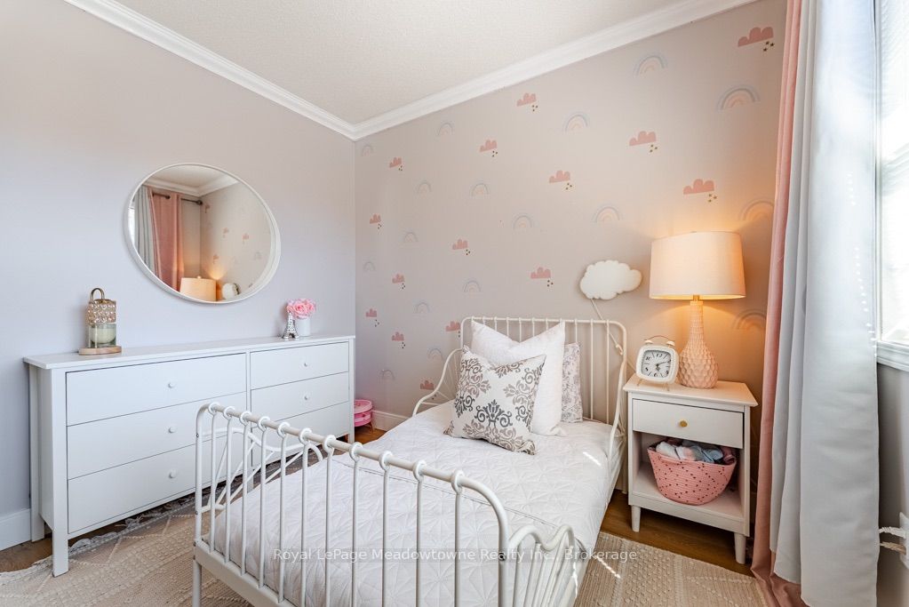 407 Baverstock Crescent Property Photo 25