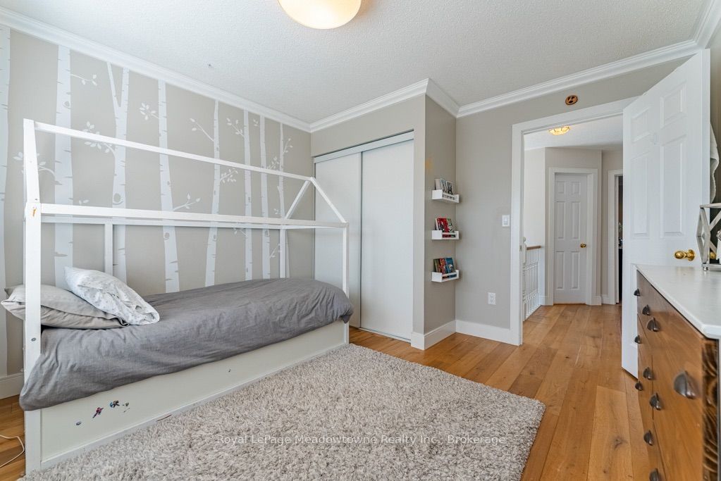 407 Baverstock Crescent Property Photo 29