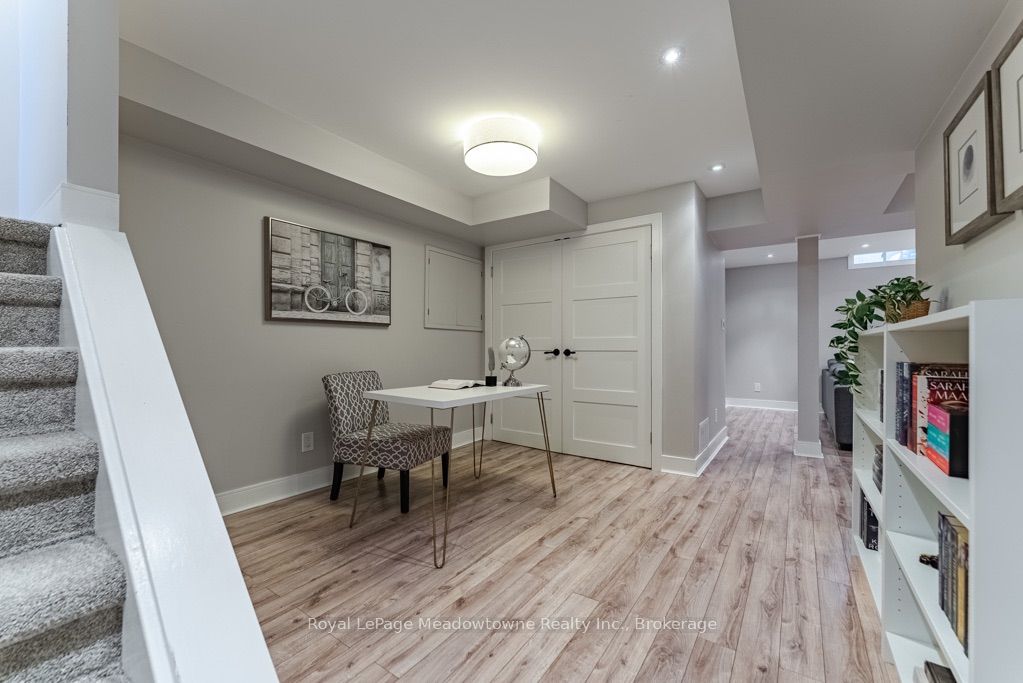 407 Baverstock Crescent Property Photo 31