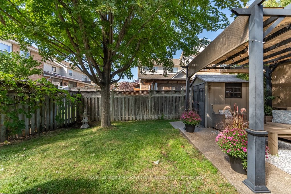 407 Baverstock Crescent Property Photo 39