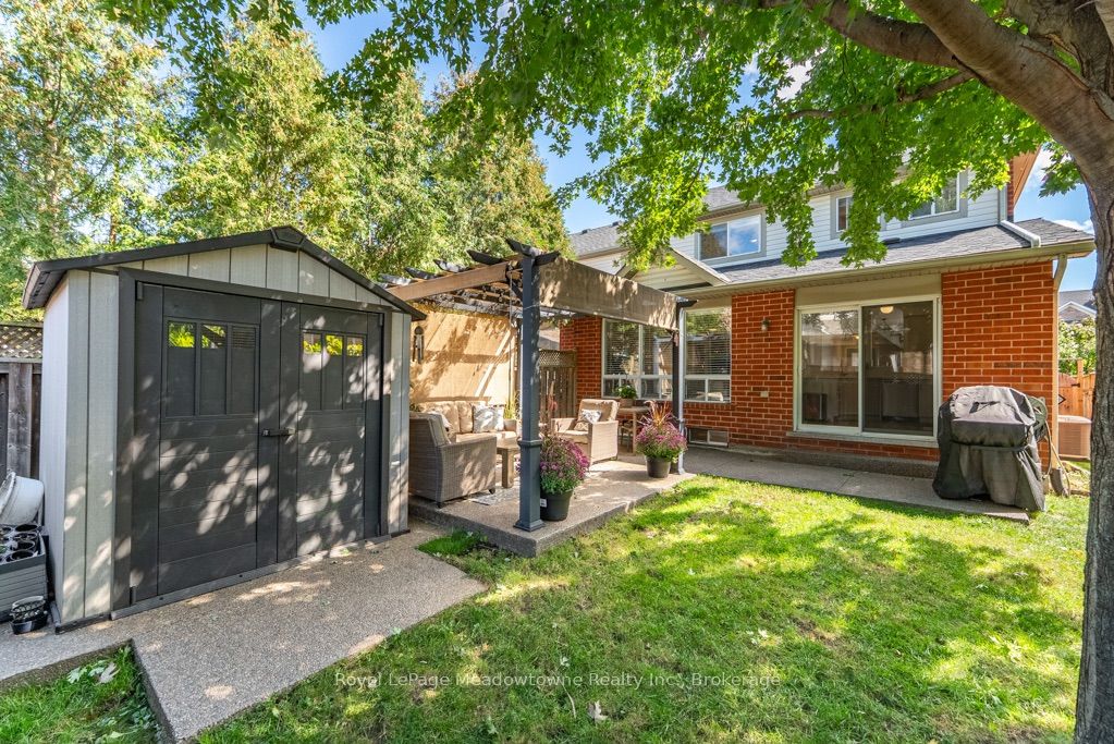 407 Baverstock Crescent Property Photo 41