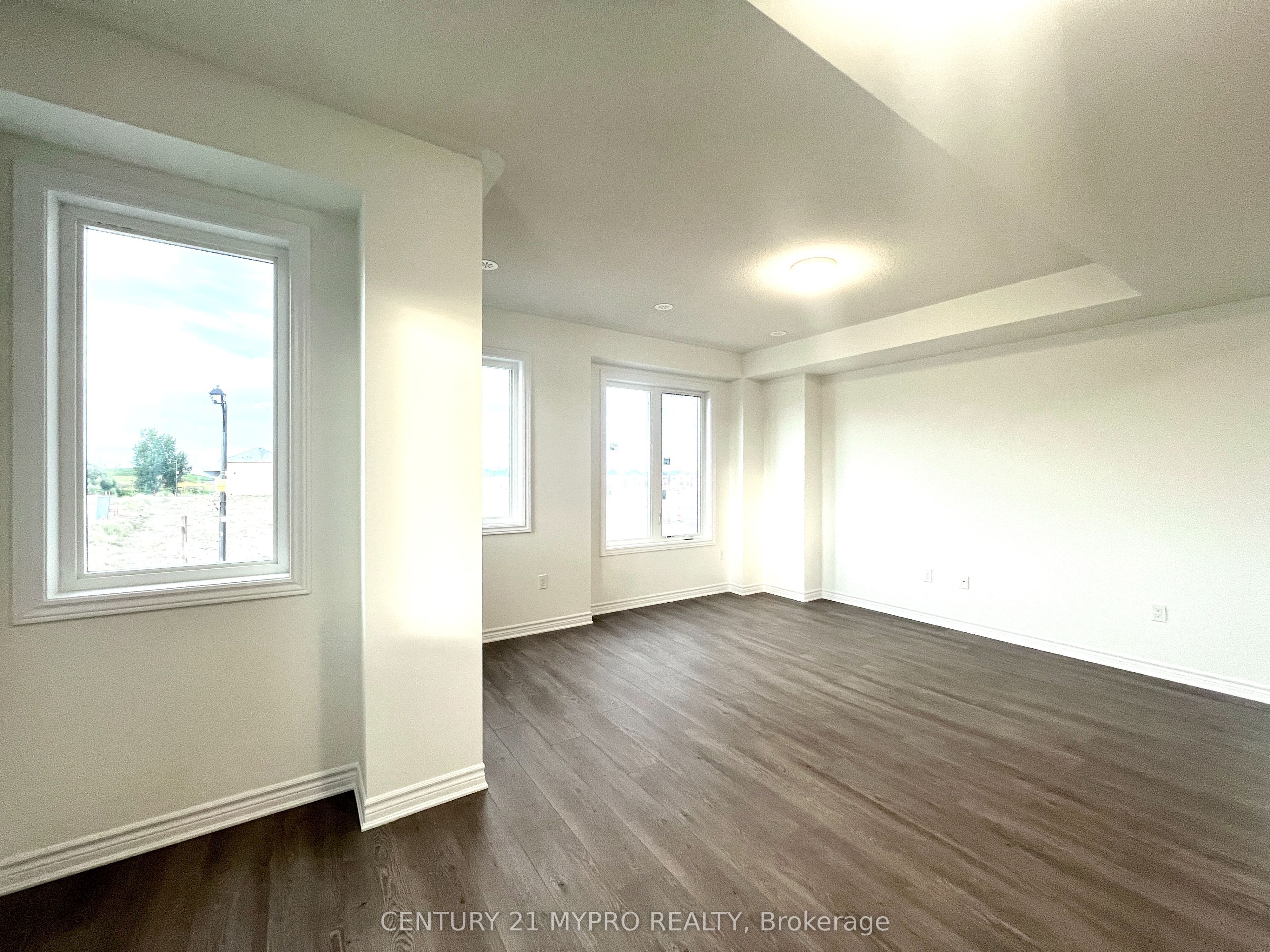 2 Thornbird Crescent Upper Property Photo 8