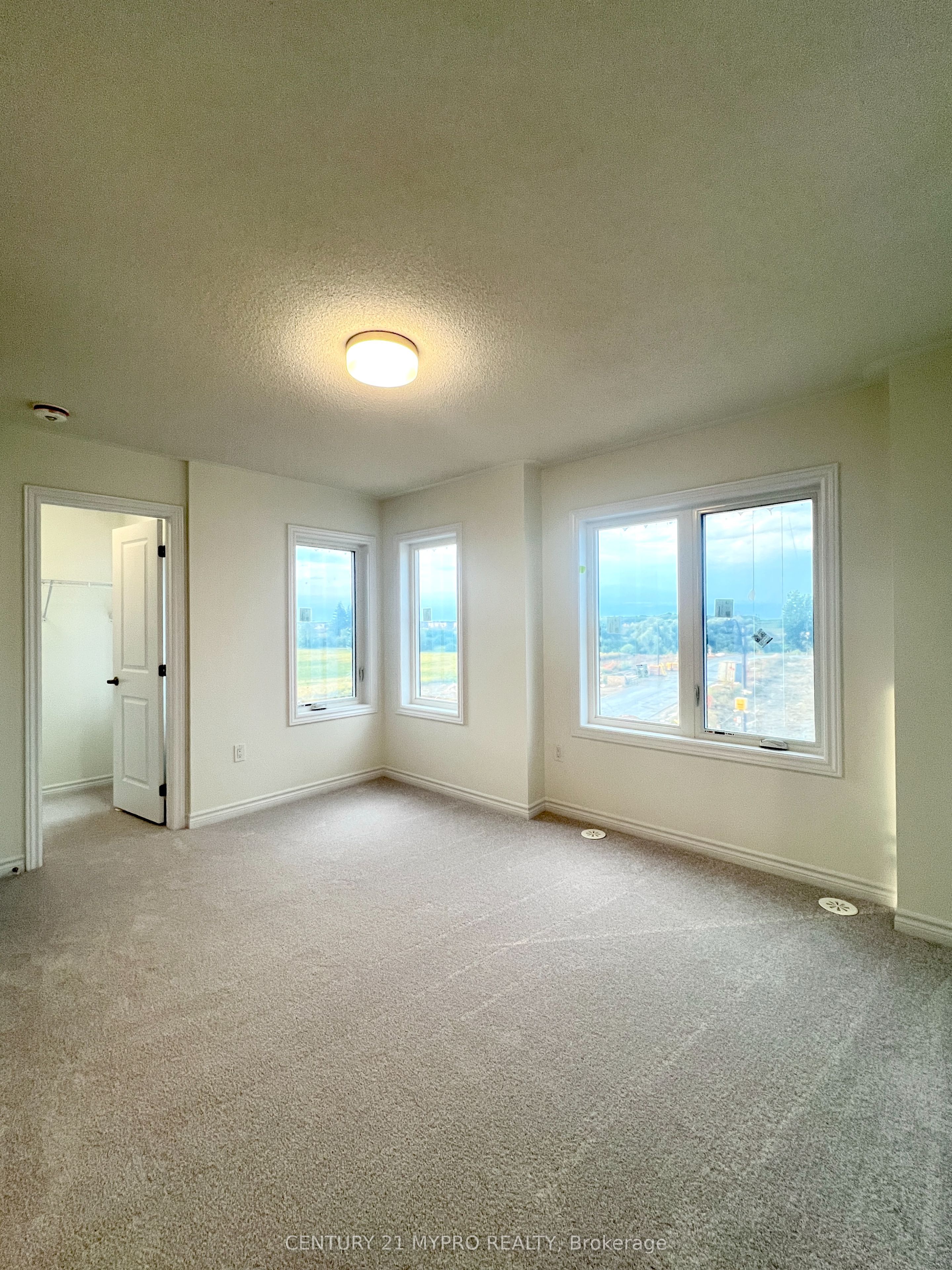 2 Thornbird Crescent Upper Property Photo 13