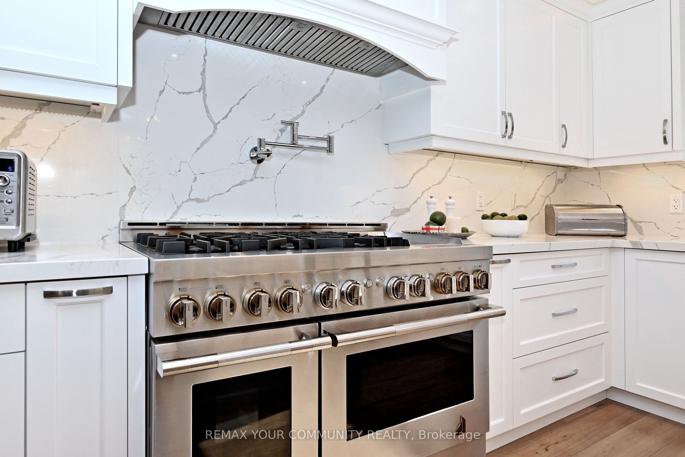 1530 Canada Court Property Photo 14