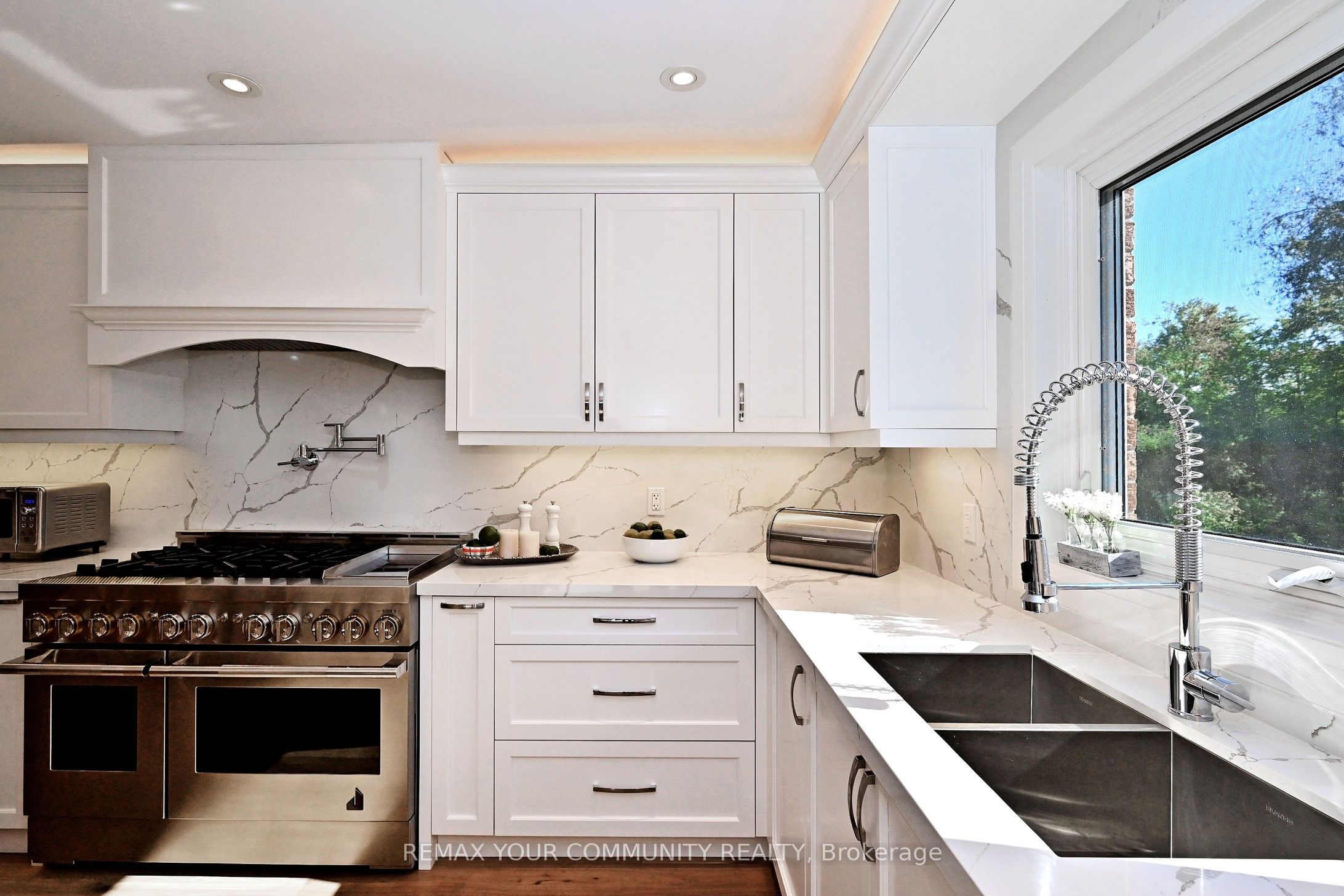 1530 Canada Court Property Photo 15