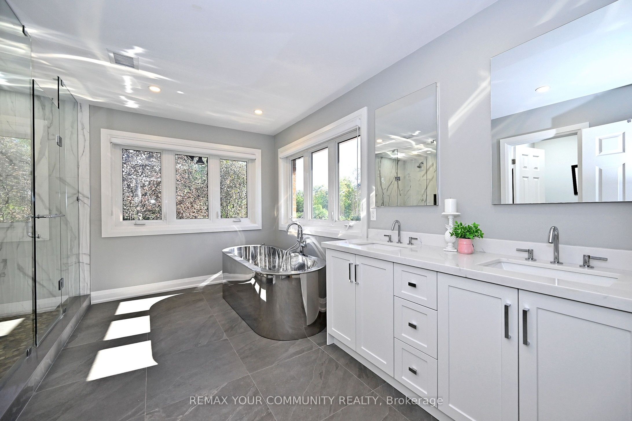 1530 Canada Court Property Photo 23