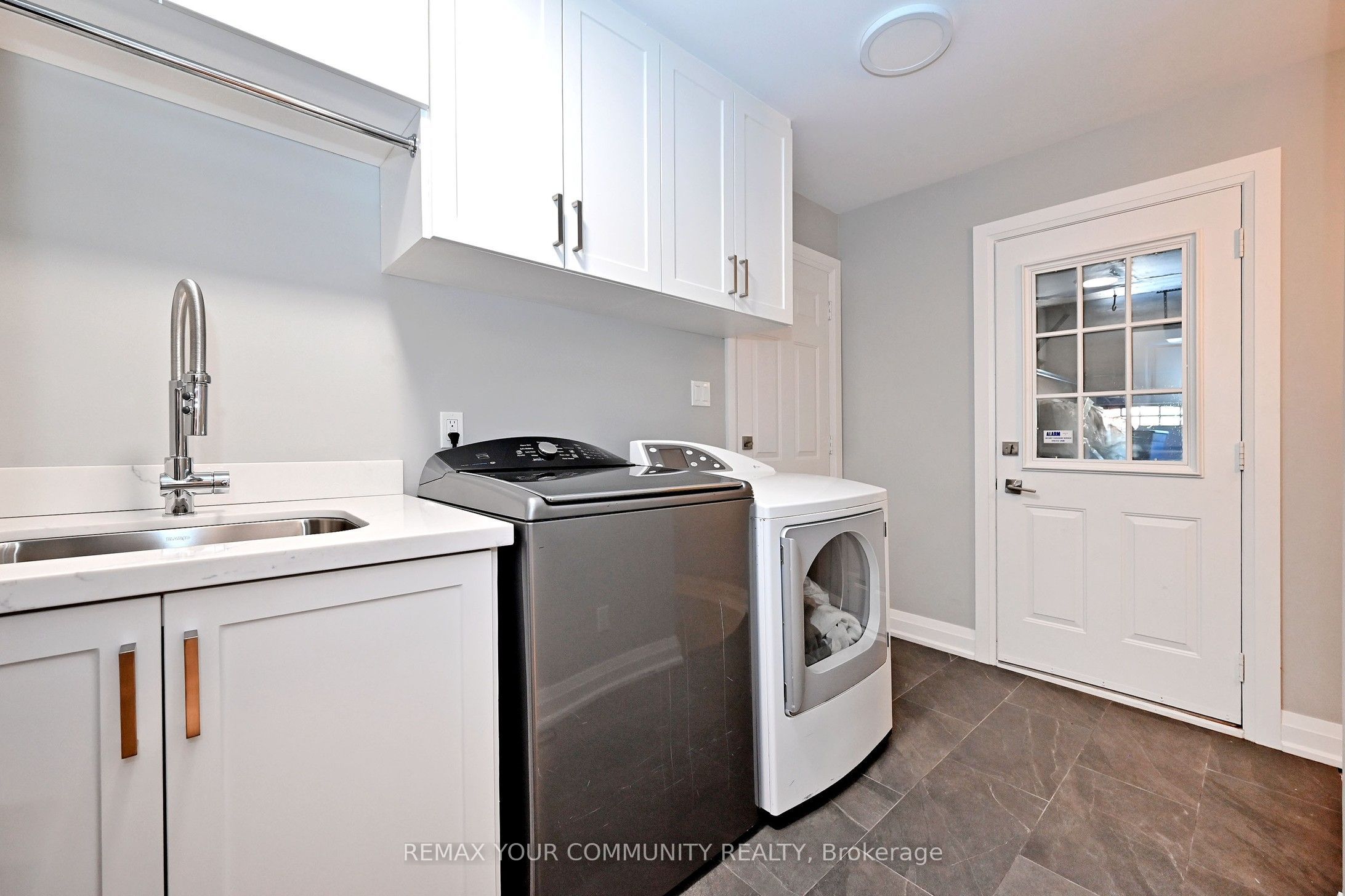 1530 Canada Court Property Photo 32