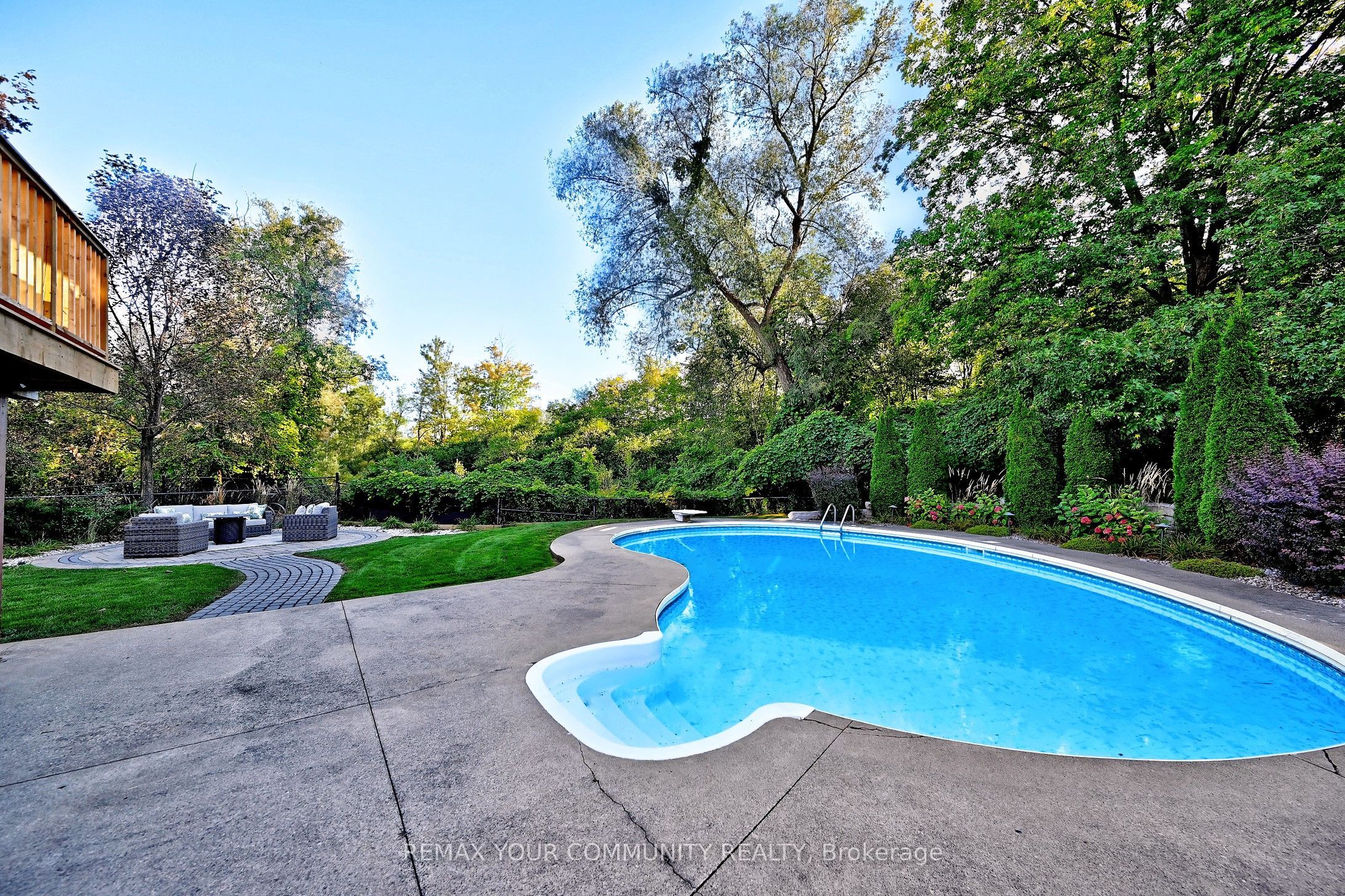 1530 Canada Court Property Photo 38