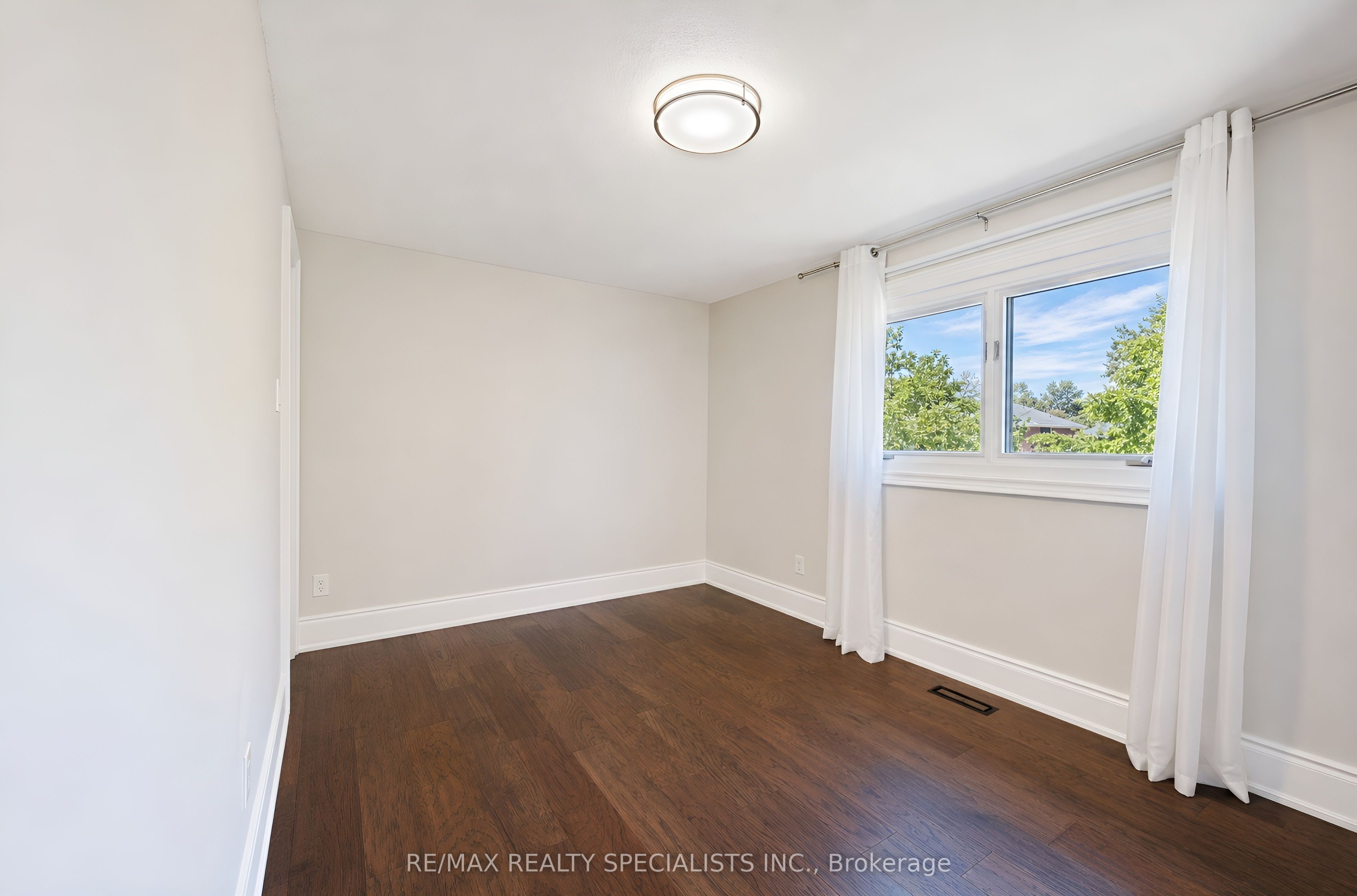 8 Culham Street Property Photo 23