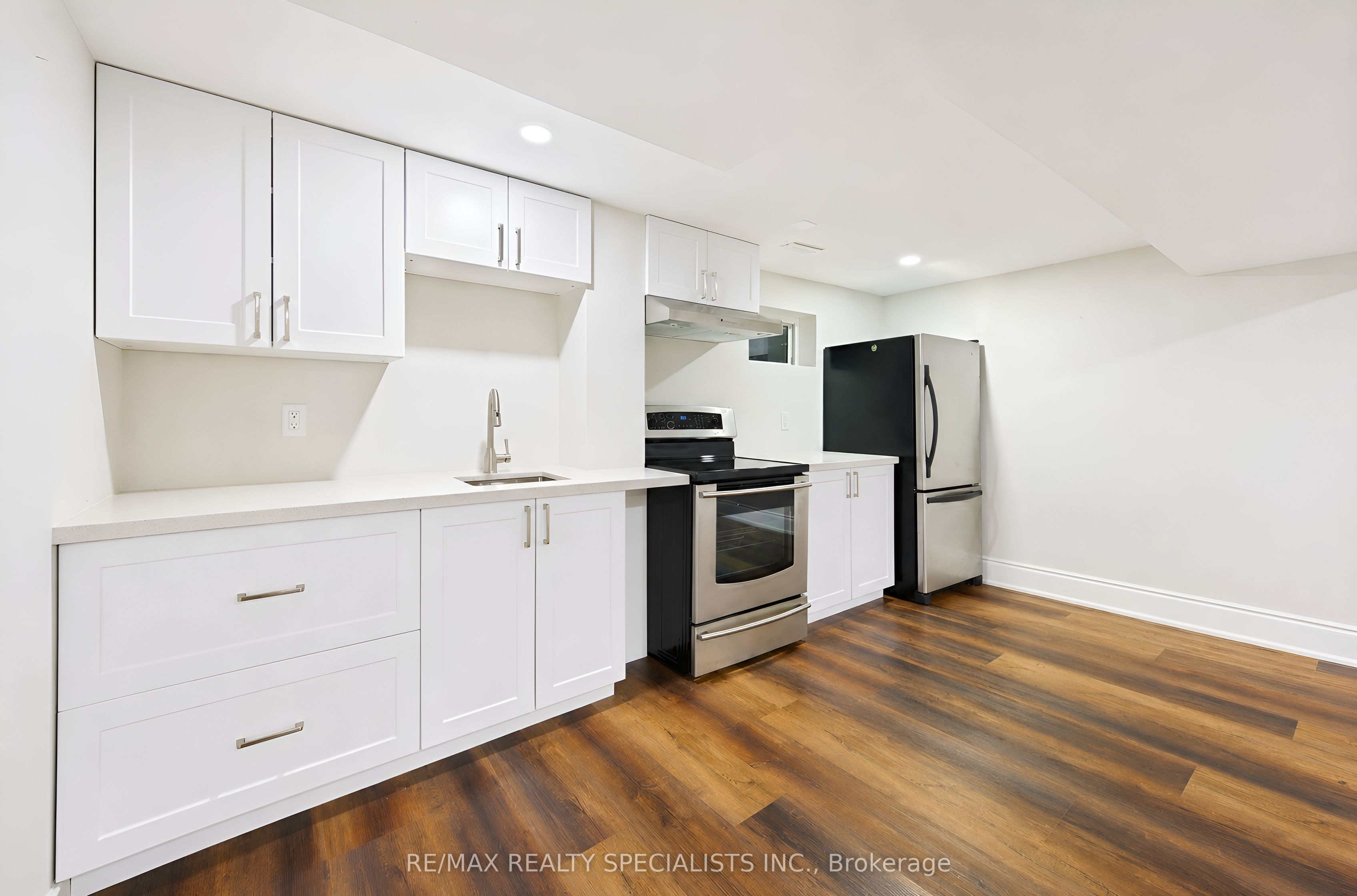 8 Culham Street Property Photo 37