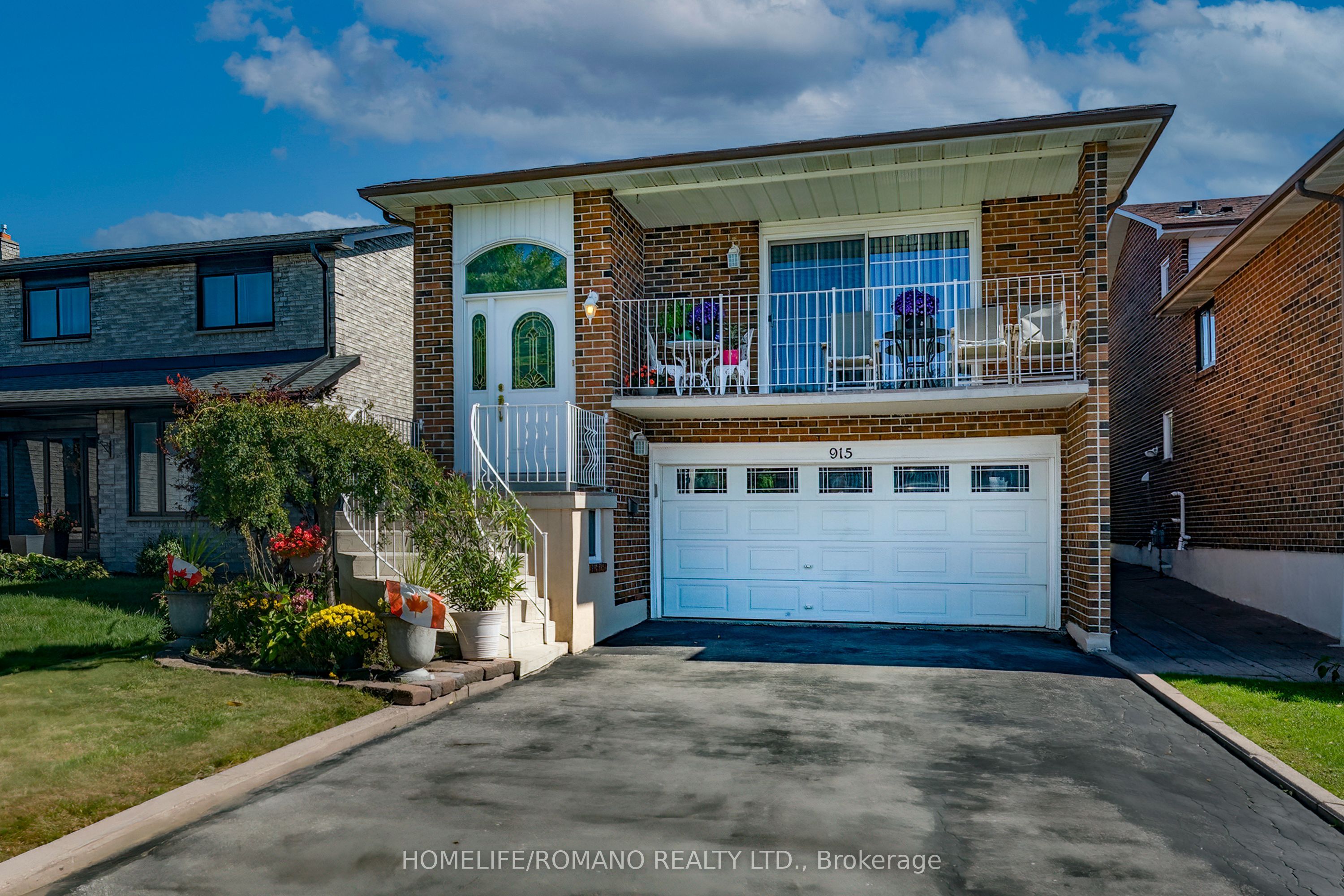 915 Lovingston Crescent Property Photo 1