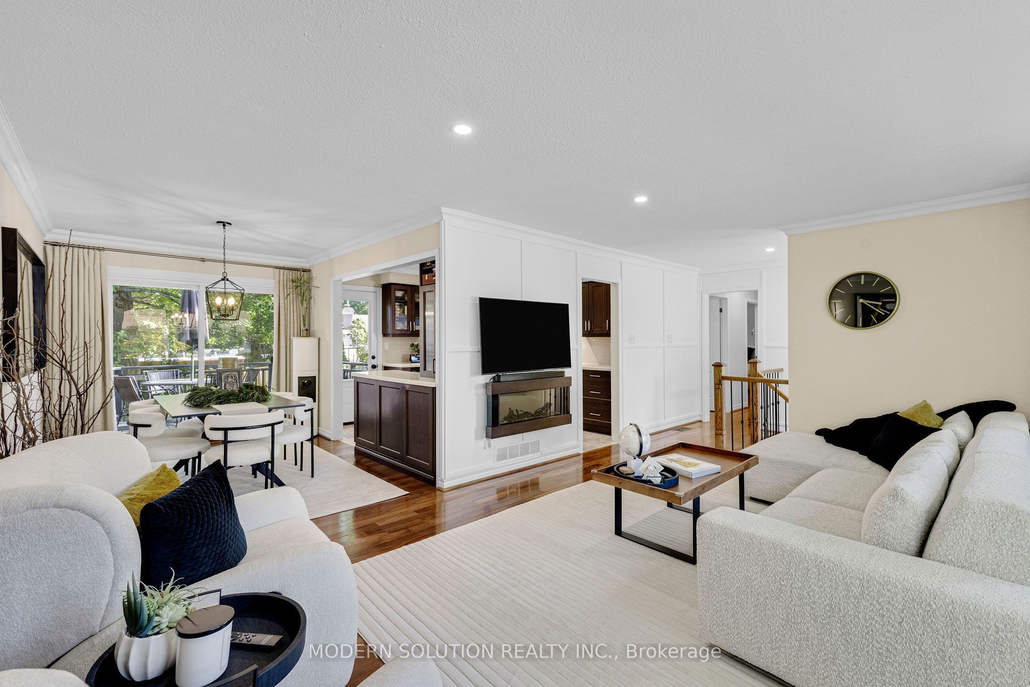 2250 Dunedin Road Property Photo 11