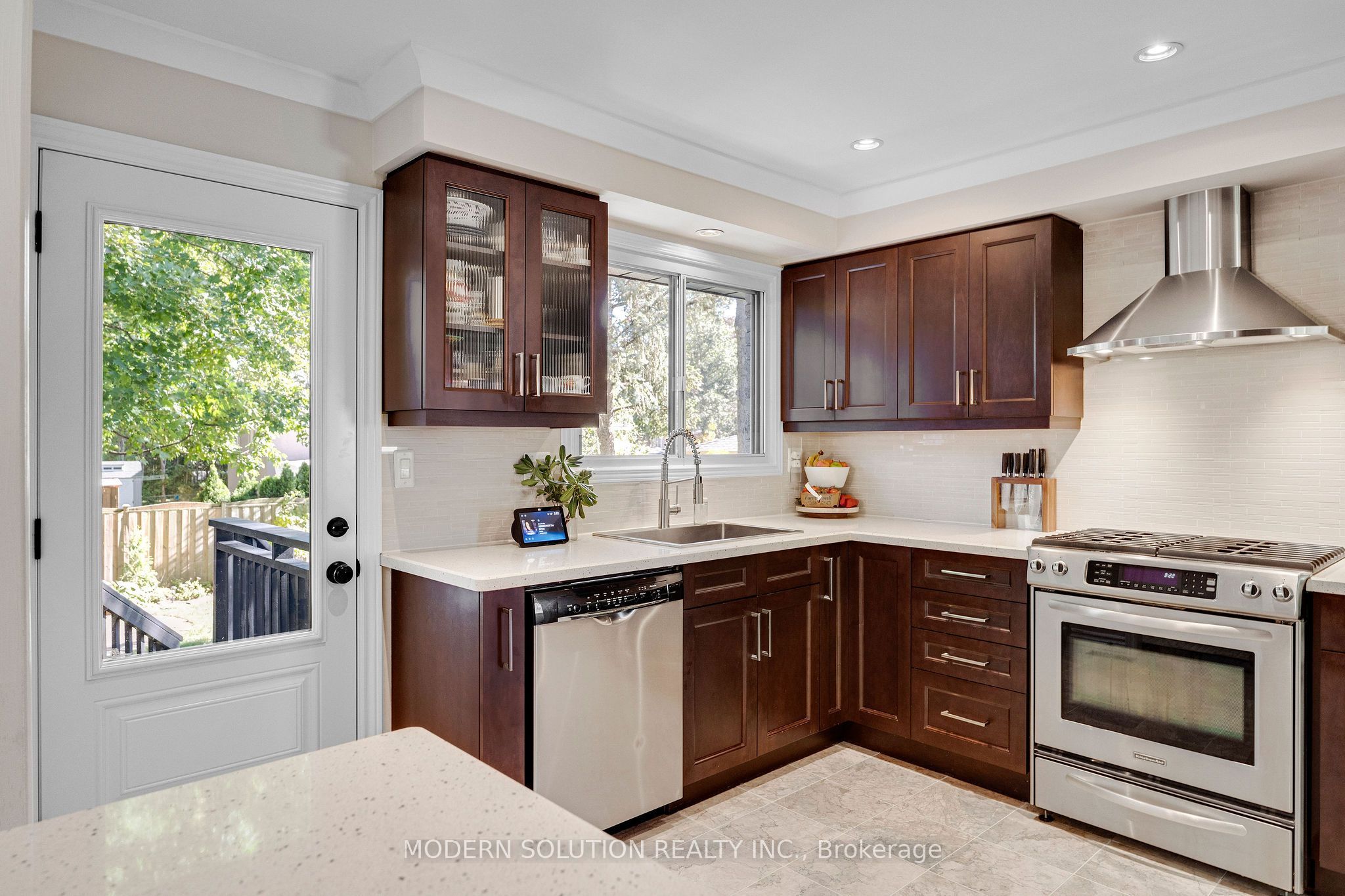 2250 Dunedin Road Property Photo 15