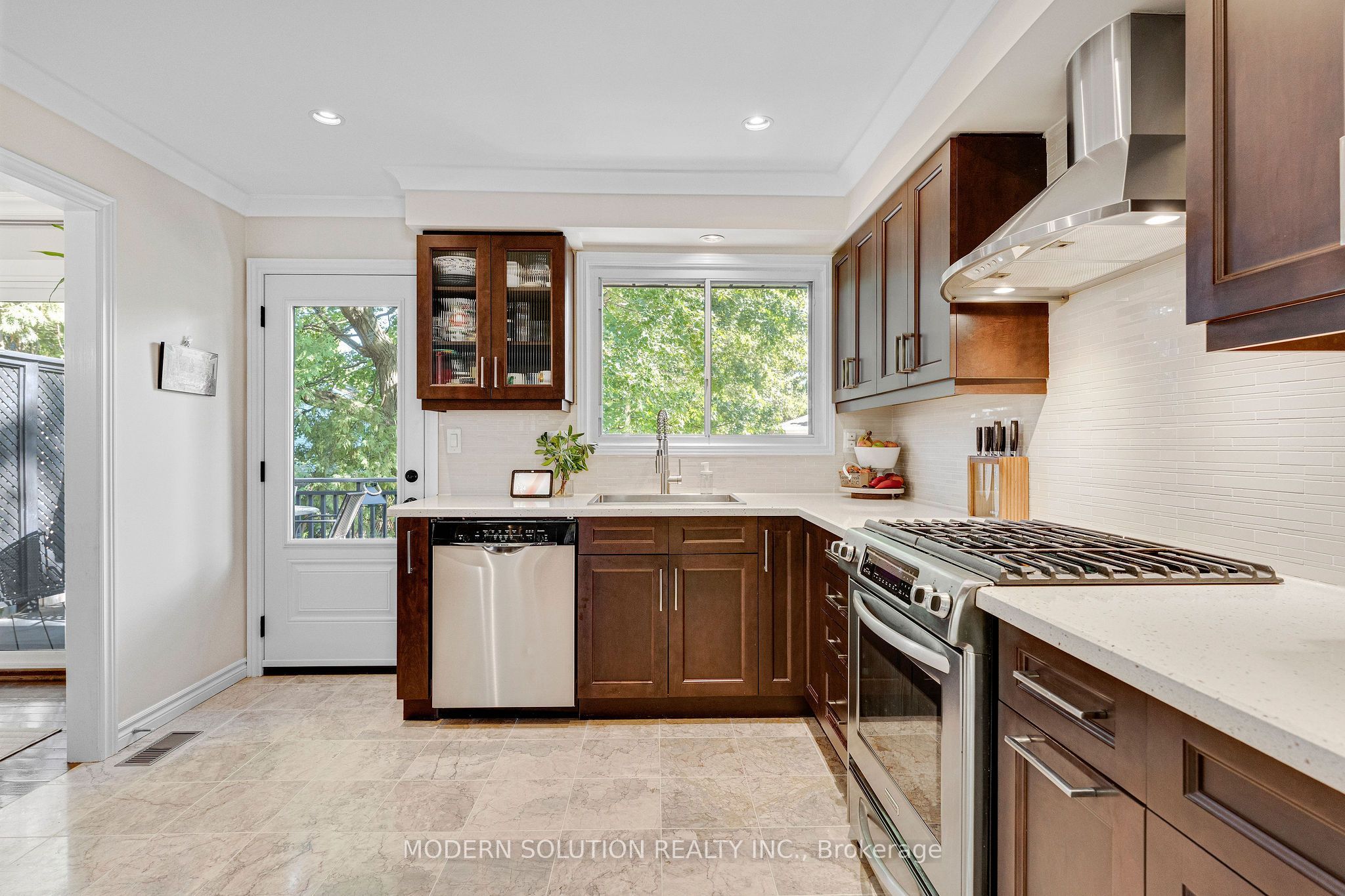 2250 Dunedin Road Property Photo 16