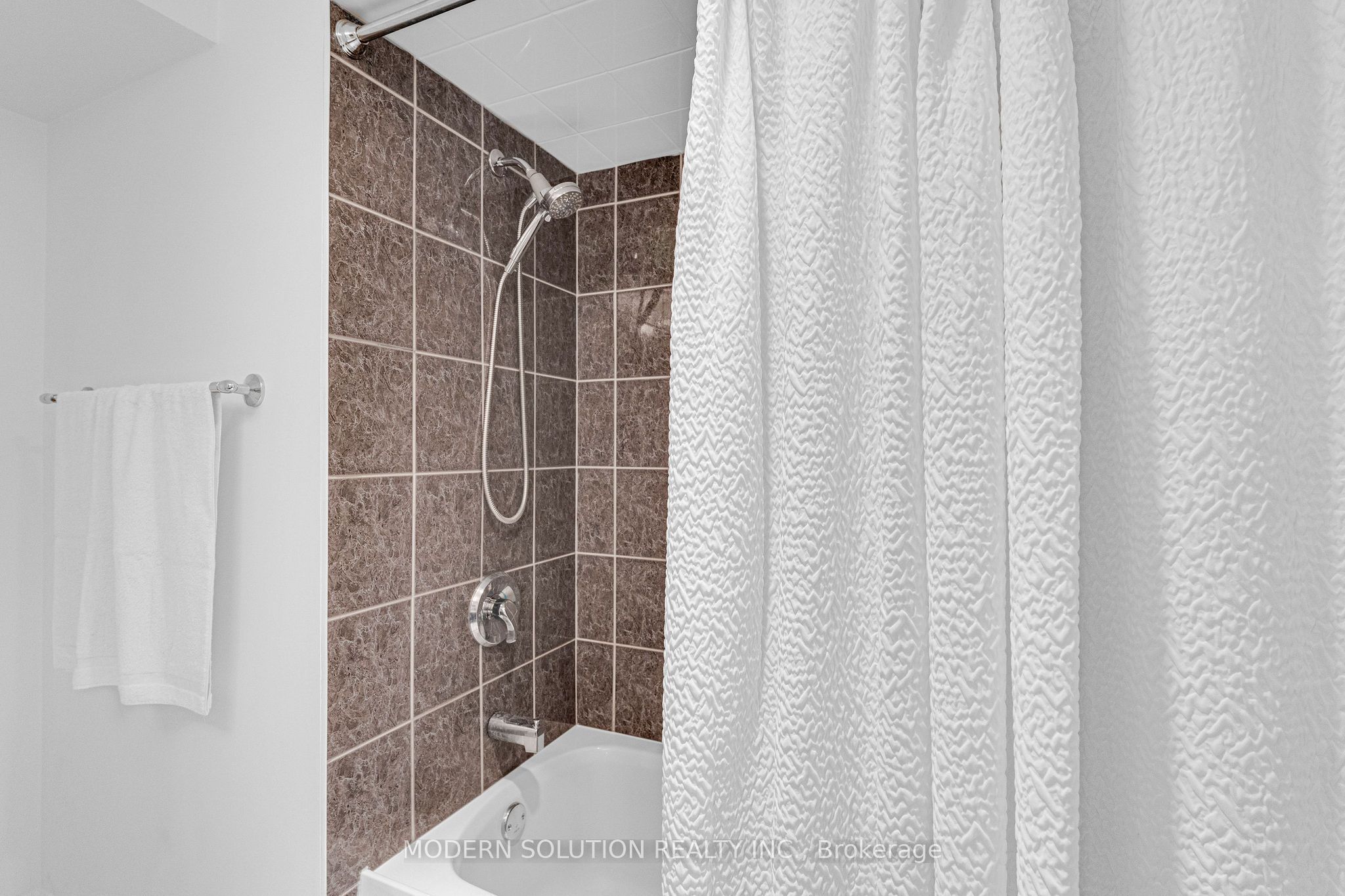 2250 Dunedin Road Property Photo 36