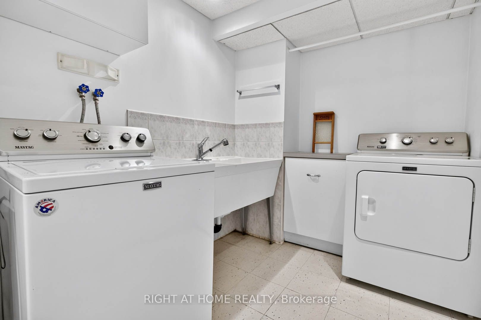 5480 Glen Erin Drive 83 Property Photo 30
