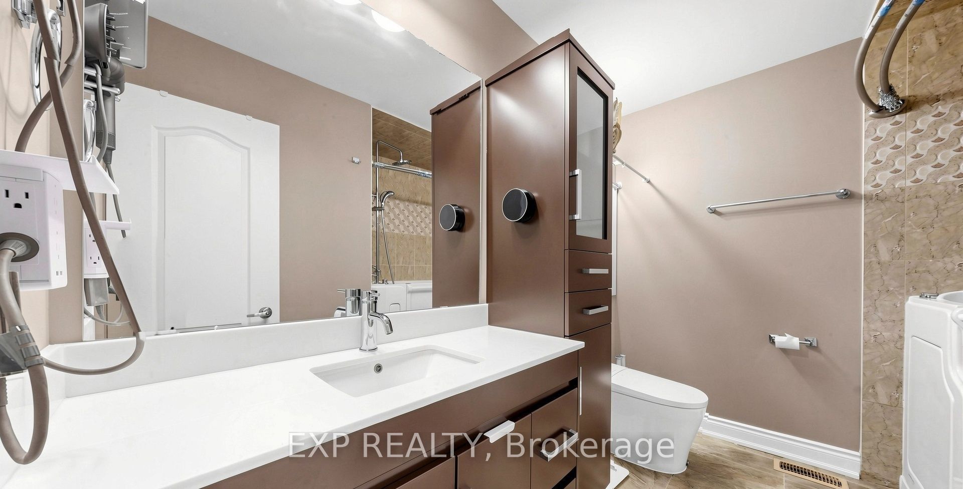 71 Addington Crescent Main Property Photo 22