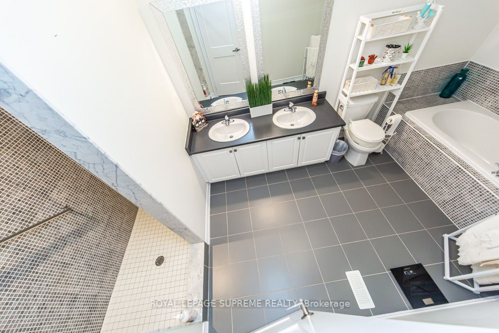 103 Benadir Avenue Property Photo 38