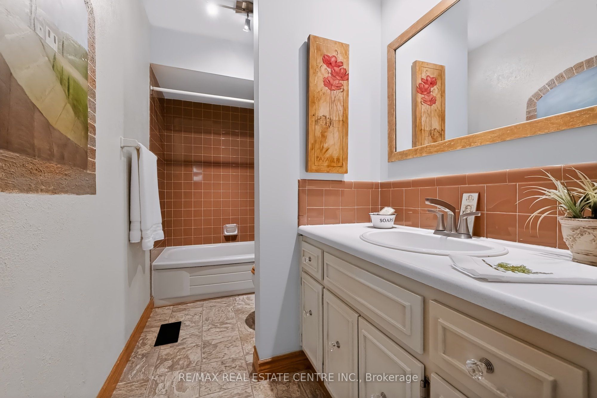 80 Glenda Jane Drive Property Photo 24