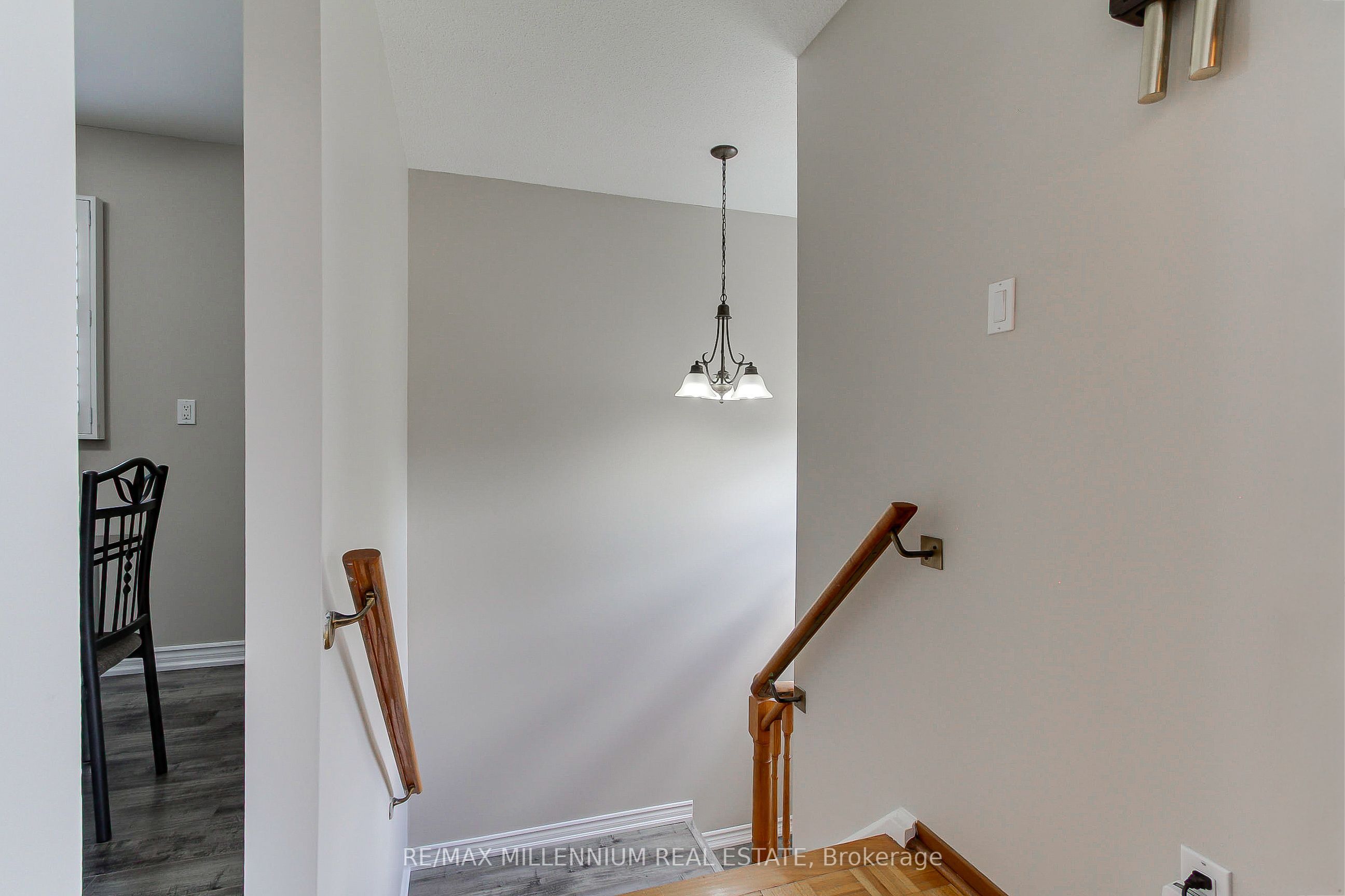 7431 Sigsbee Drive Property Photo 4