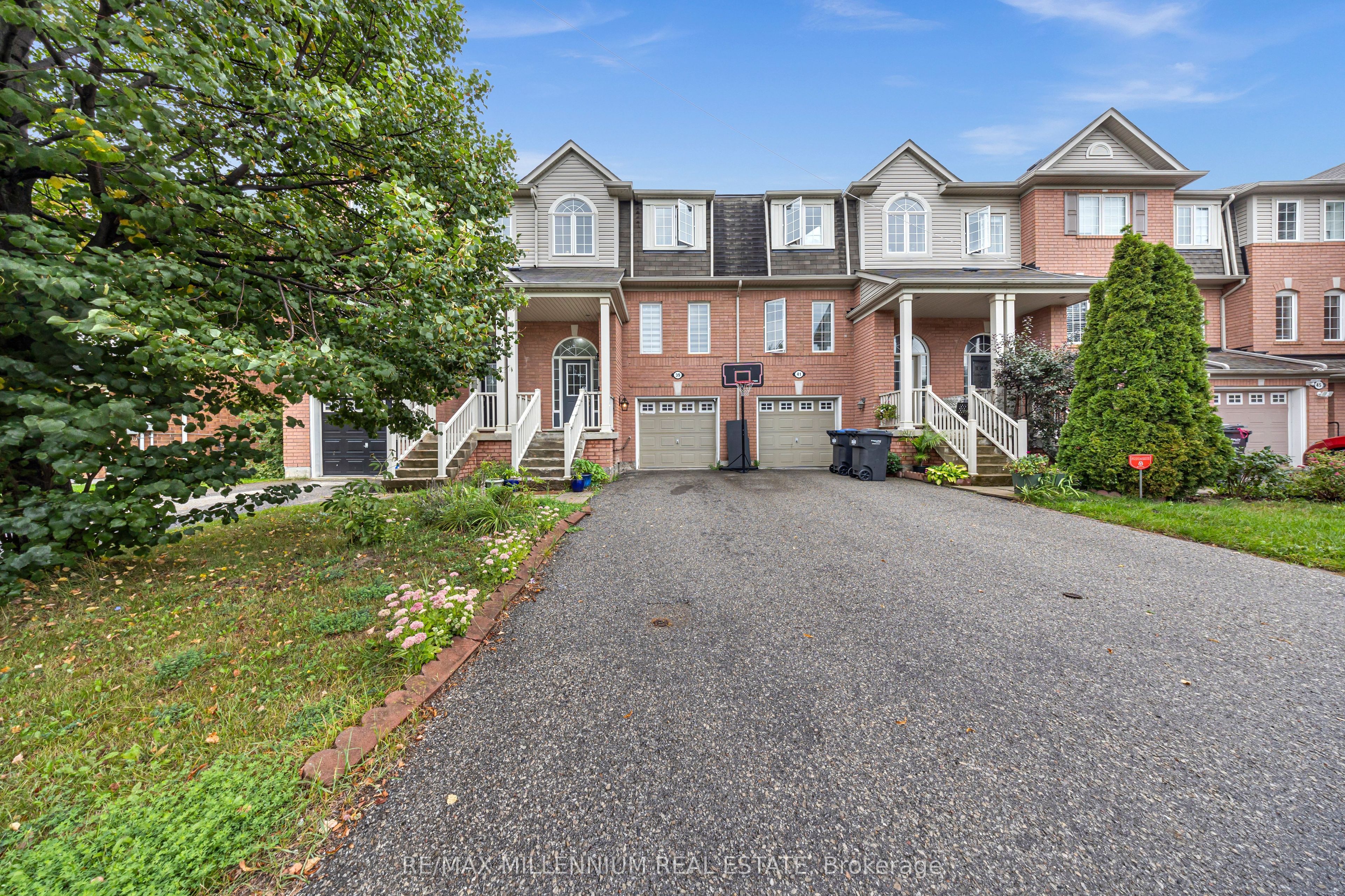39 Decker Hollow Circle Property Photo 1
