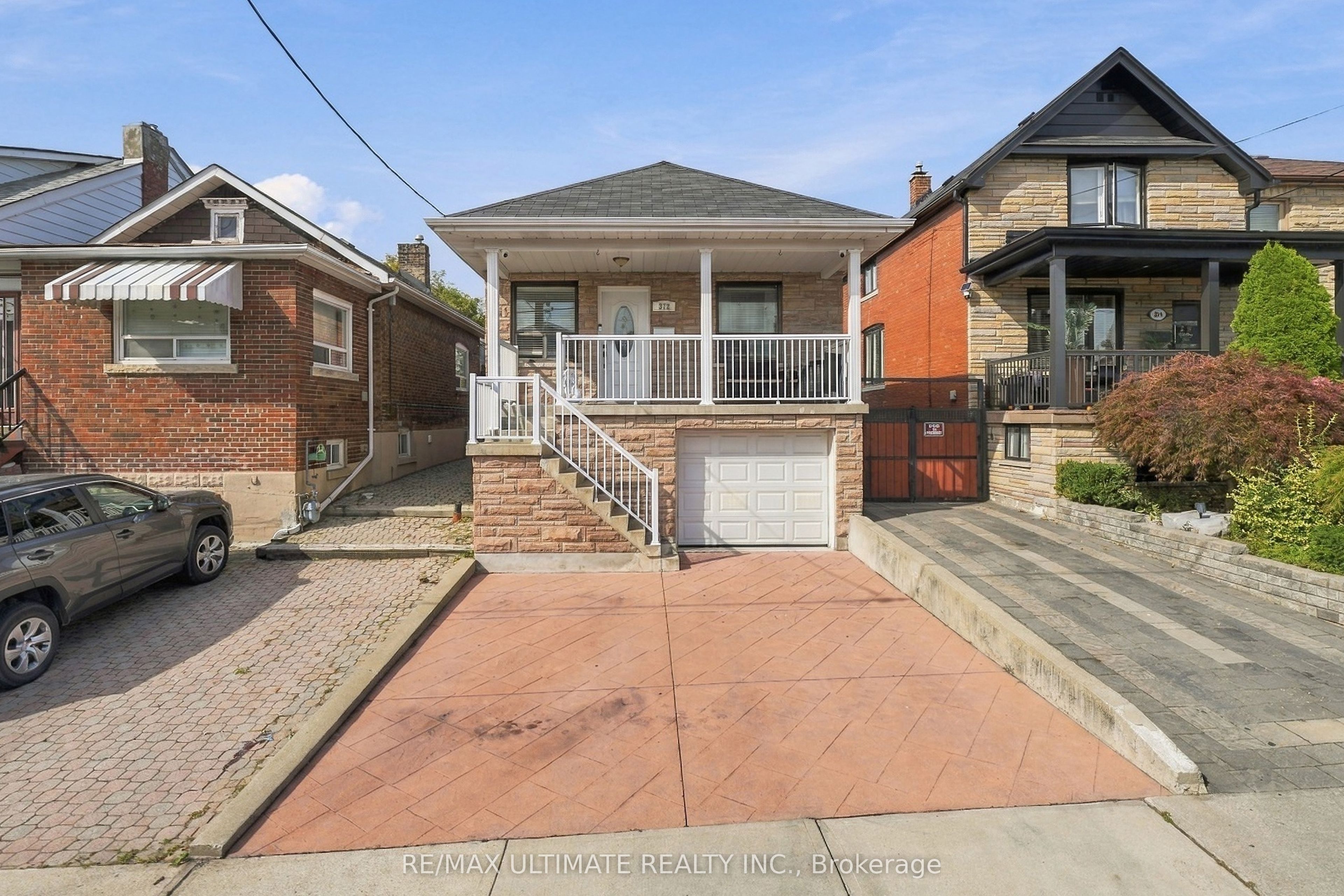 372 Blackthorn Avenue