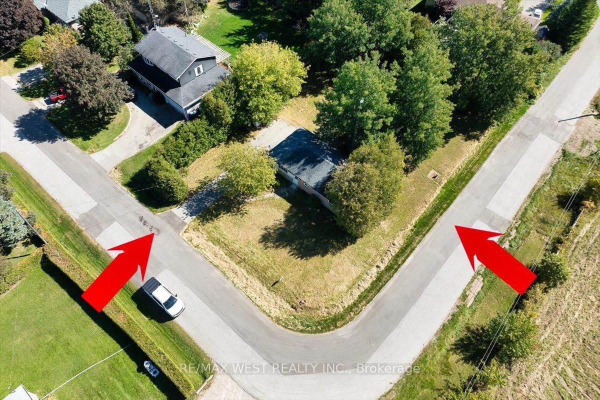 17 Heather Street Property Photo 5