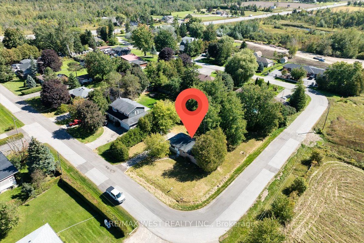 17 Heather Street Property Photo 6