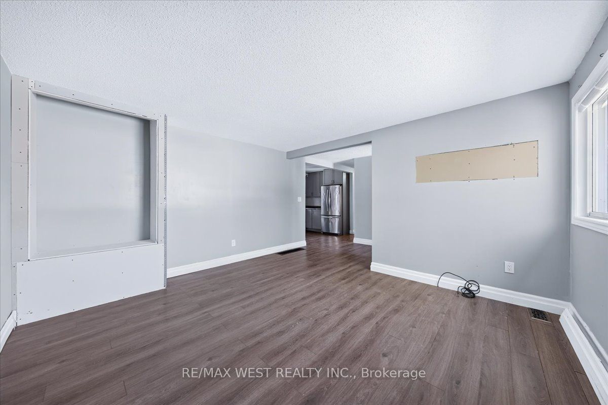 17 Heather Street Property Photo 14