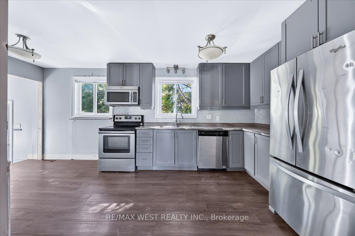 17 Heather Street Property Photo 16