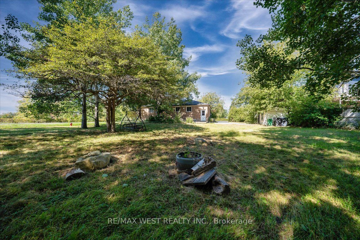 17 Heather Street Property Photo 38