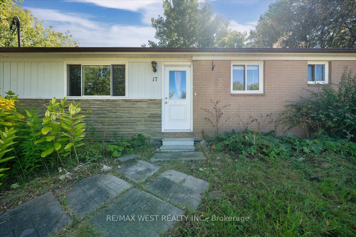 17 Heather Street Property Photo 44