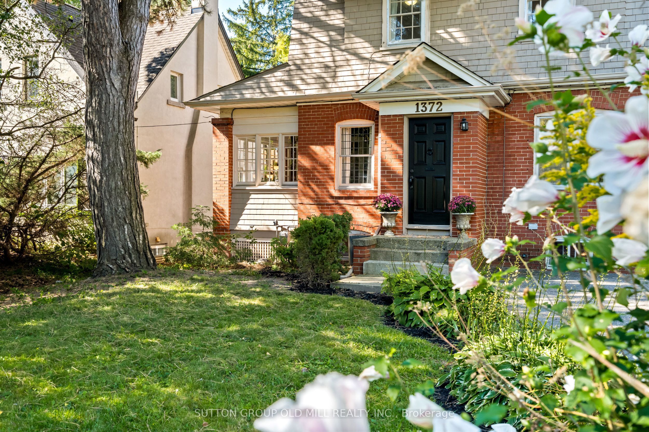 1372 Islington Avenue Property Photo 3