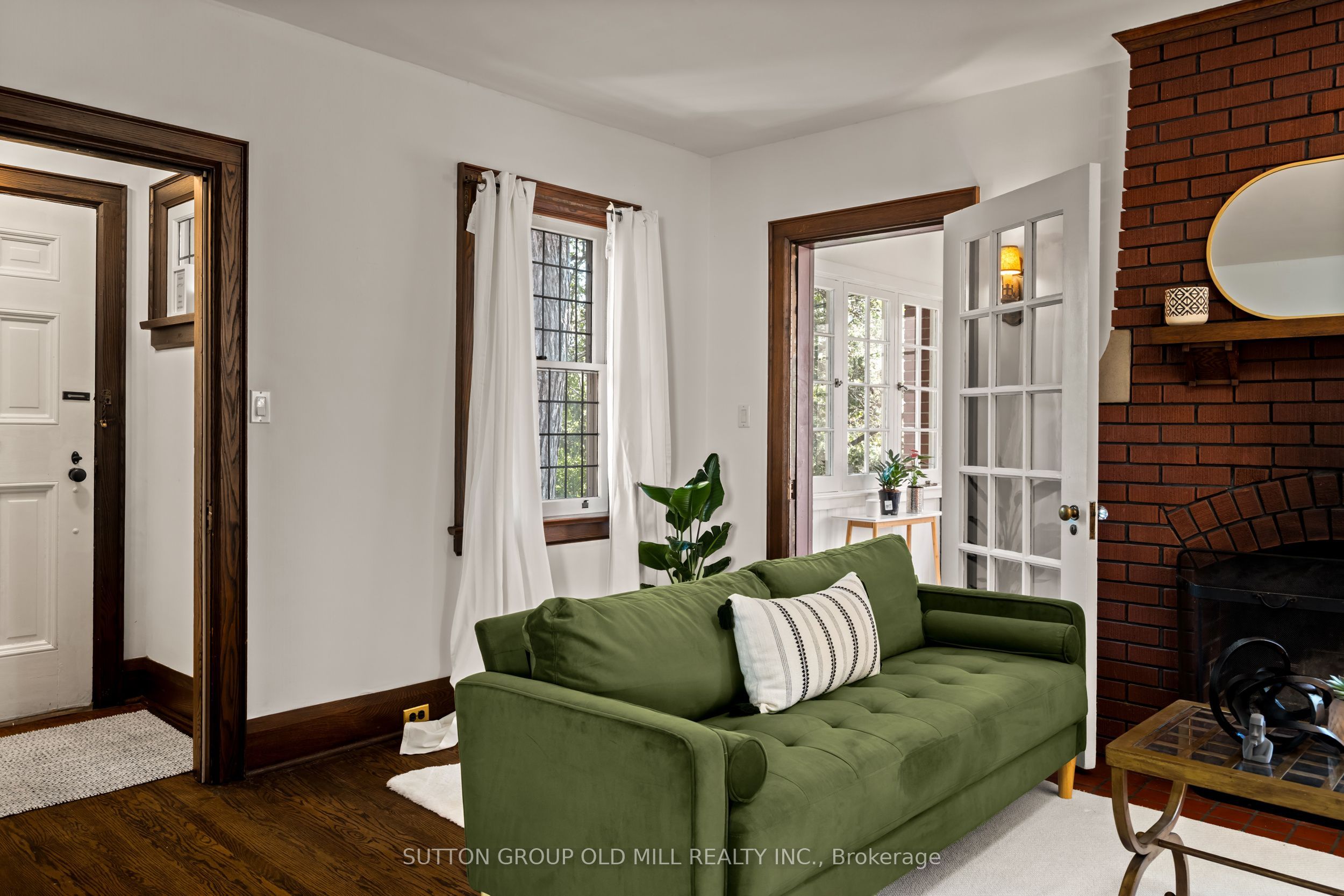 1372 Islington Avenue Property Photo 4