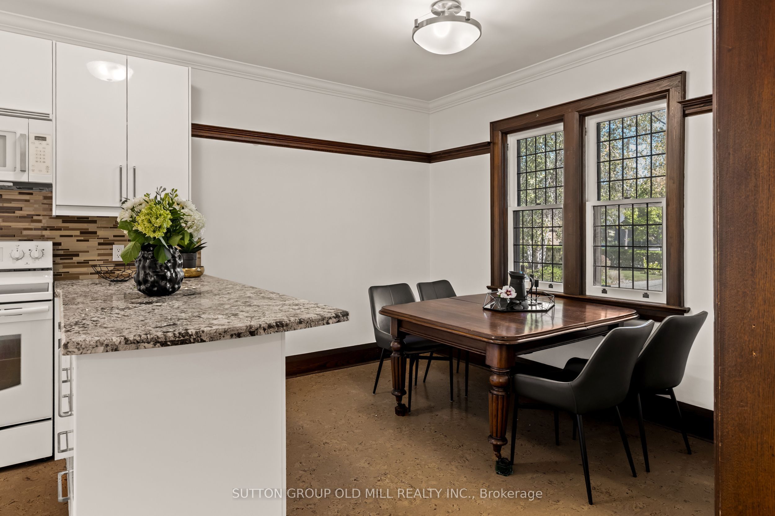 1372 Islington Avenue Property Photo 12