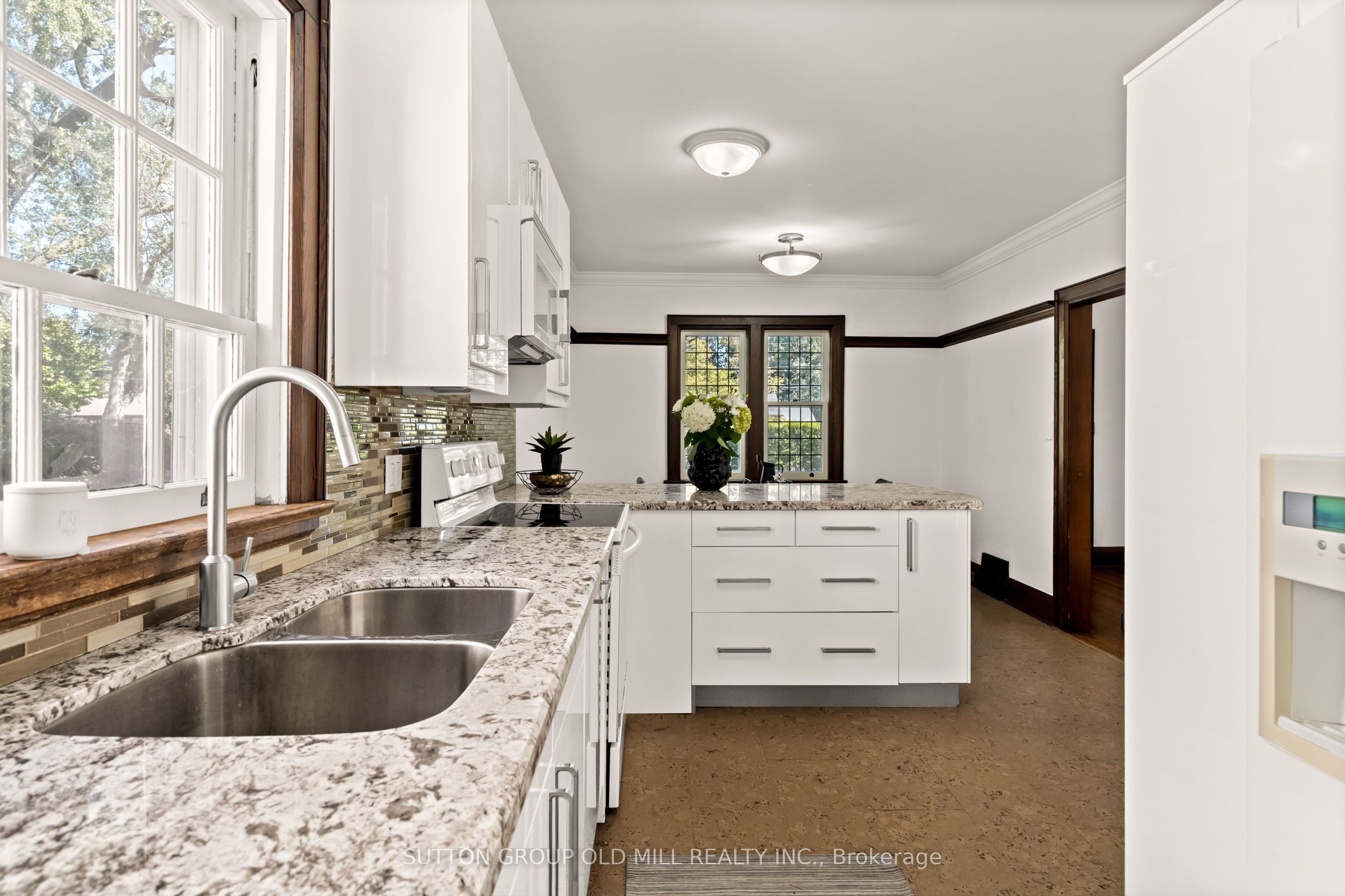 1372 Islington Avenue Property Photo 16