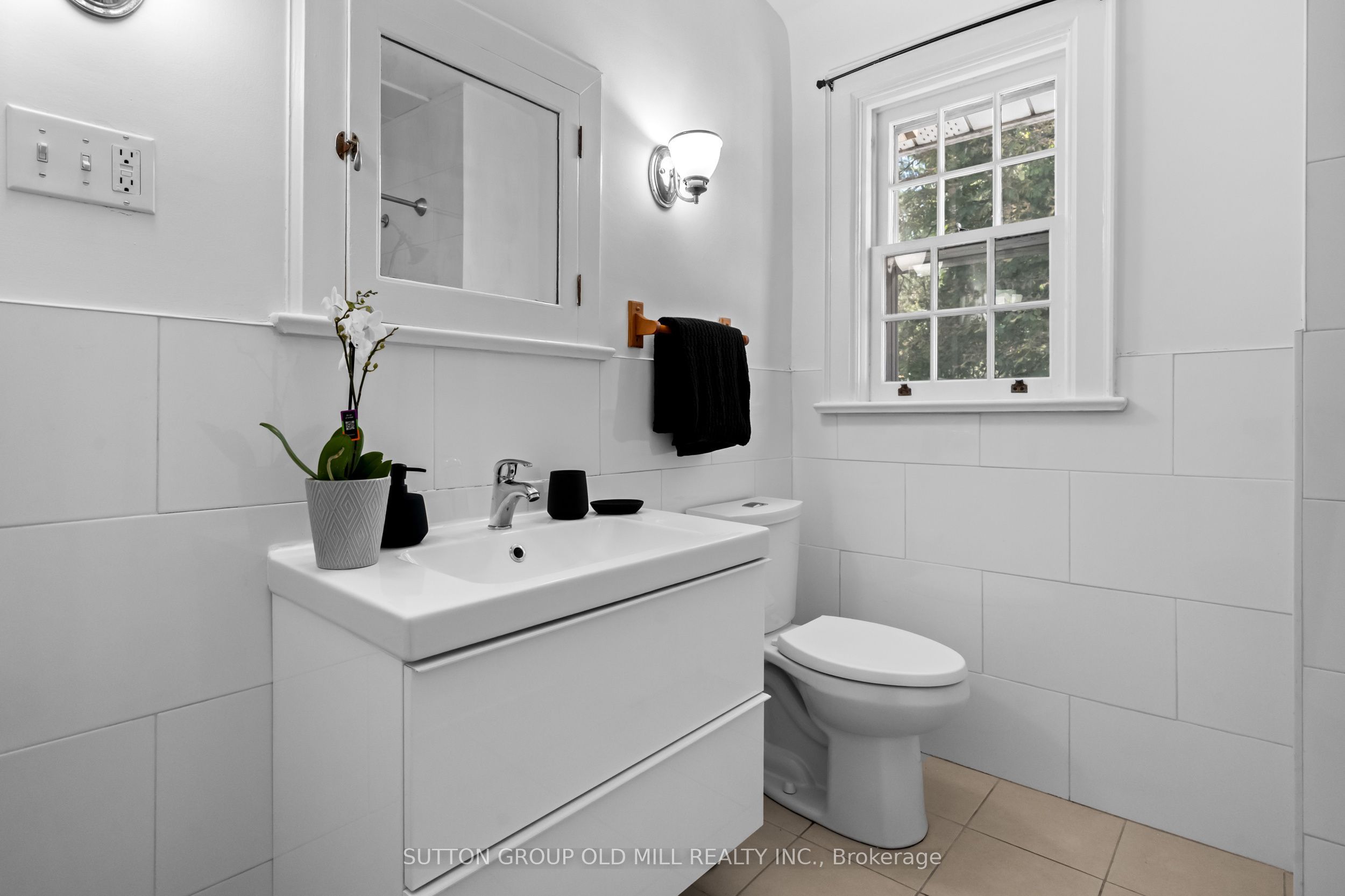 1372 Islington Avenue Property Photo 20
