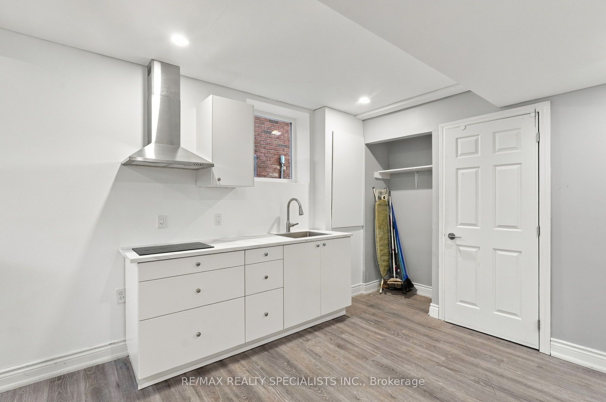 1011 Mccuaig Drive Bsmt Property Photo 4