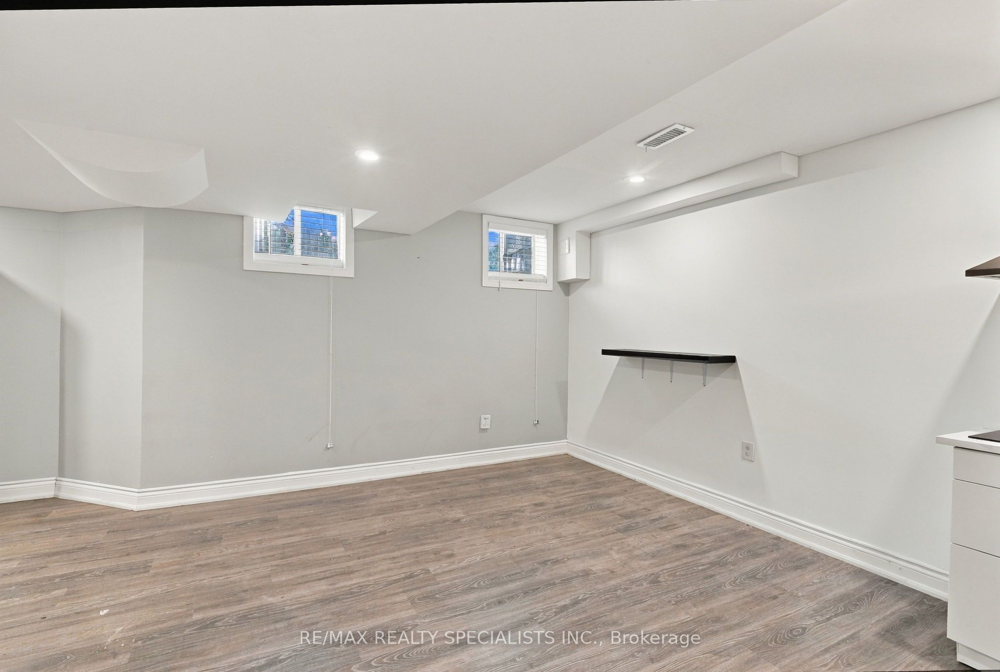 1011 Mccuaig Drive Bsmt Property Photo 9