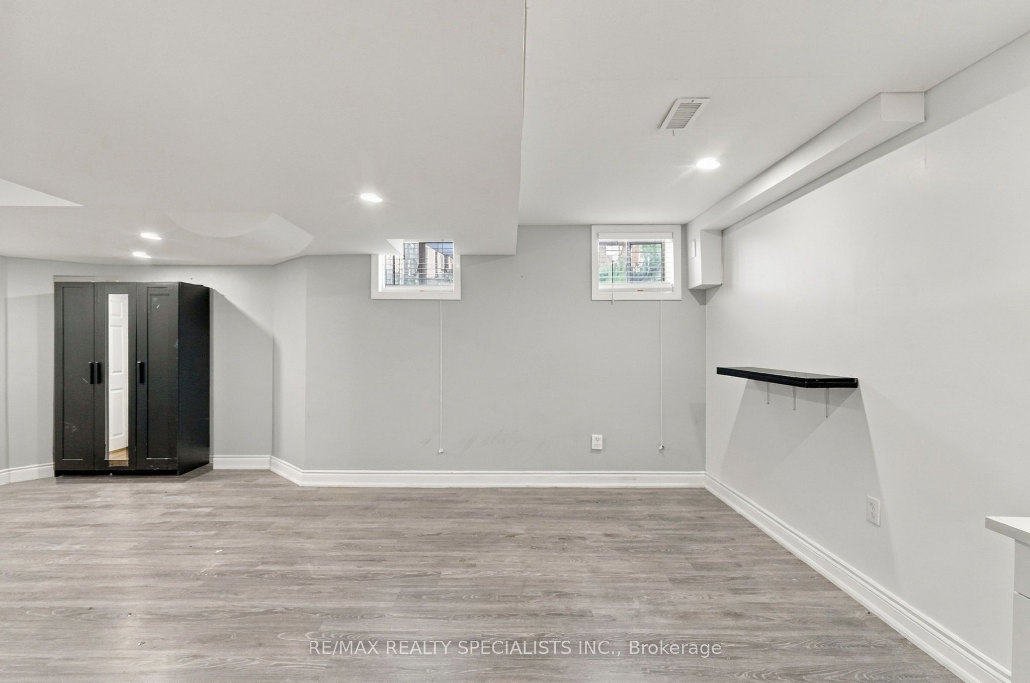 1011 Mccuaig Drive Bsmt Property Photo 10