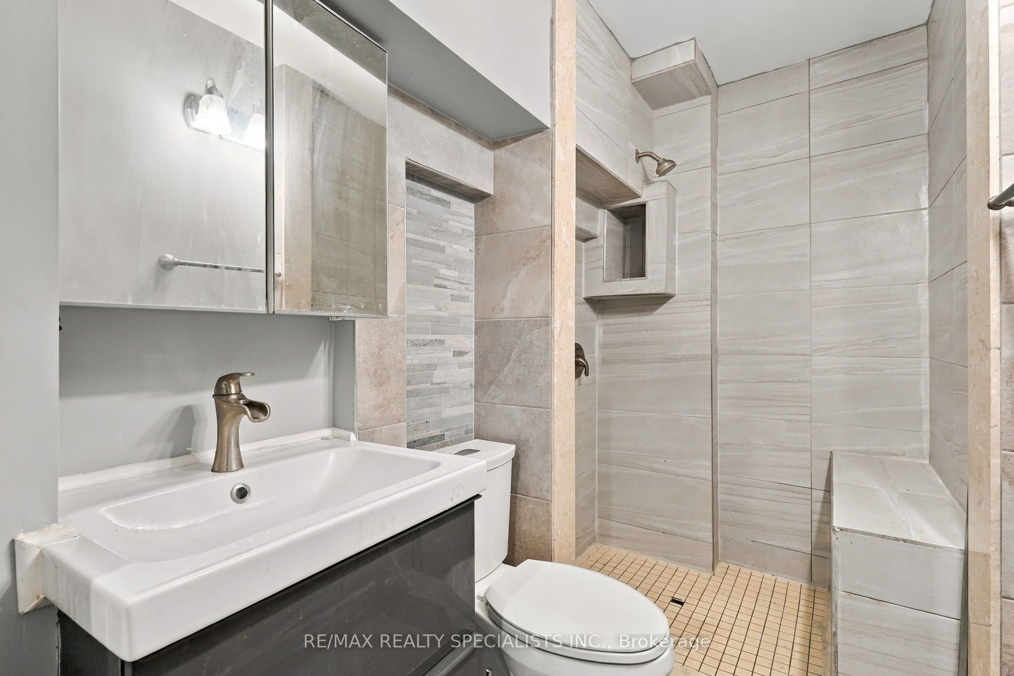 1011 Mccuaig Drive Bsmt Property Photo 14
